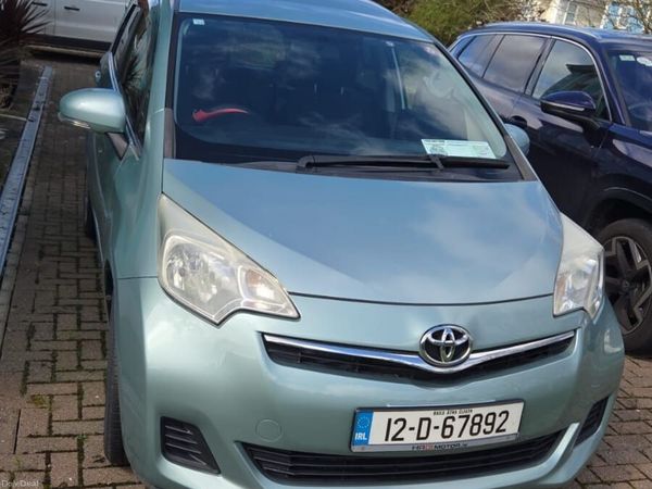 Toyota Ractis Hatchback, Petrol, 2012, Green