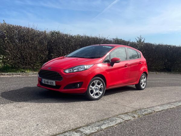 Ford Fiesta Hatchback, Petrol, 2016, Red