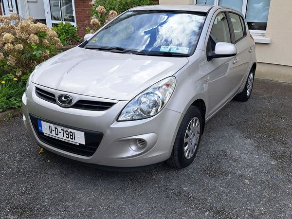 Hyundai i20 Hatchback, Petrol, 2011, Silver