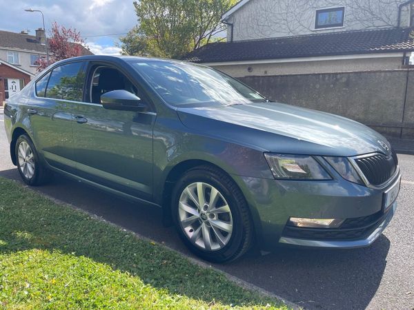 Skoda Octavia Saloon, Diesel, 2019, Grey