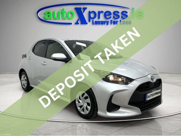 Toyota Yaris Hatchback, Petrol Hybrid, 2021, Silver