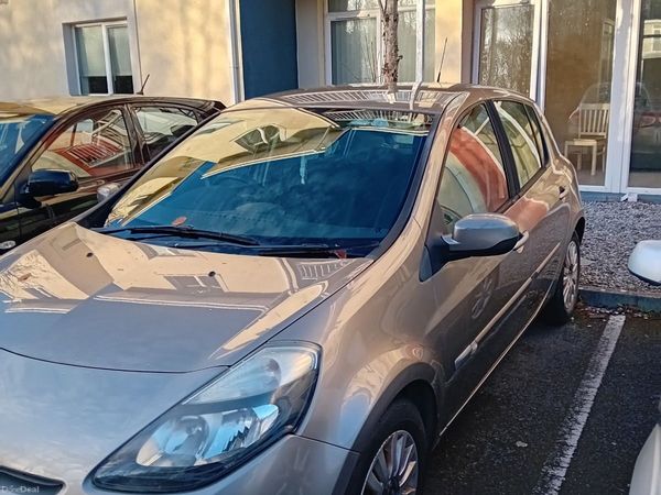 Renault Clio Hatchback, Ethanol Petrol, 2010, Gold