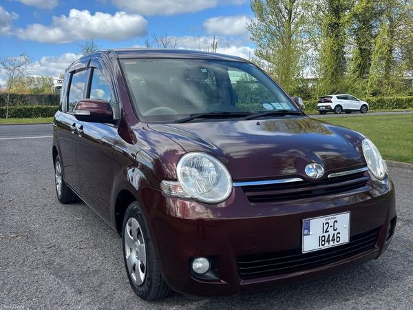 Toyota Sienta MPV, Petrol, 2012, Brown