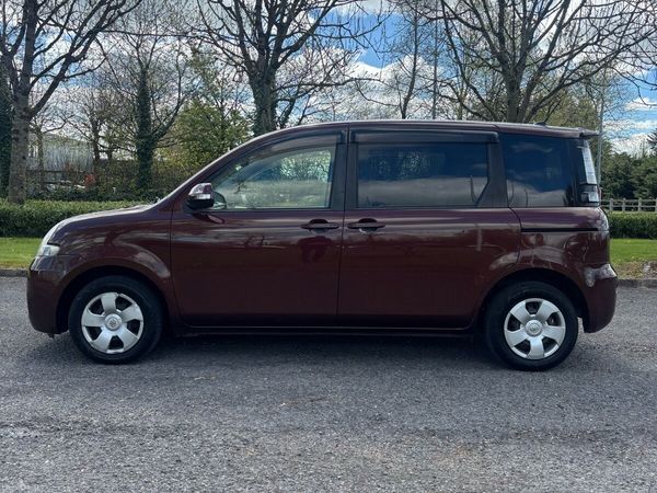 Toyota Sienta MPV, Petrol, 2012, Brown