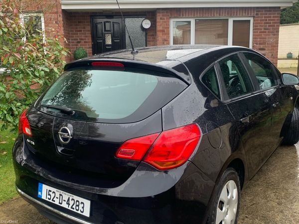 Opel Astra Hatchback, Petrol, 2015, Black