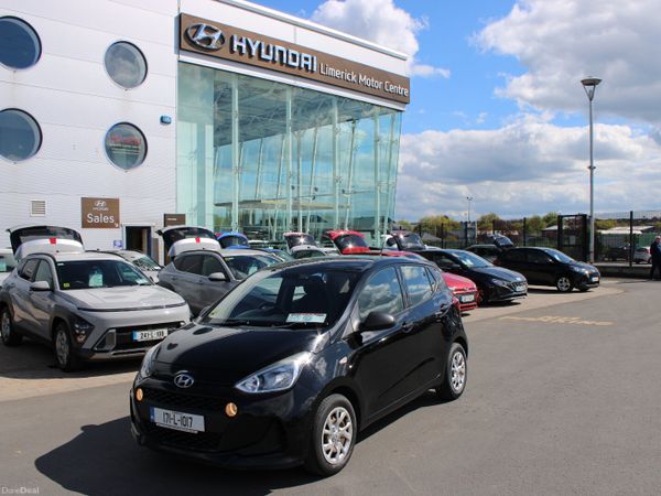 Hyundai i10 Hatchback, Petrol, 2017, Black