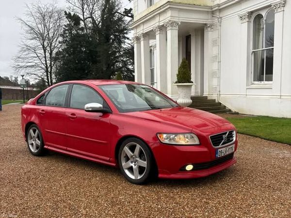 Volvo S40 Saloon, Diesel, 2009, Red
