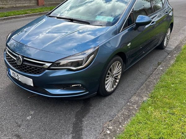 Vauxhall Astra Hatchback, Diesel, 2017, Blue