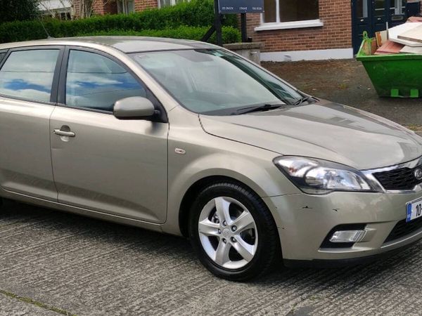 Kia Ceed MPV, Diesel, 2010, Silver