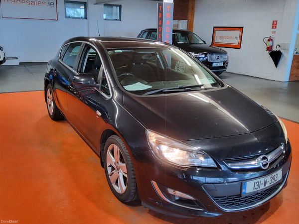 Opel Astra Hatchback, Diesel, 2013, Black