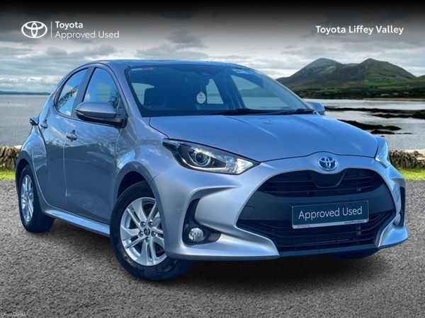 Toyota Yaris Hatchback, Petrol Hybrid, 2023, Silver