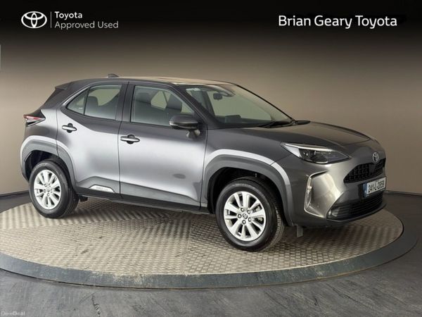 Toyota Yaris Cross Hatchback, Petrol Hybrid, 2024, Grey