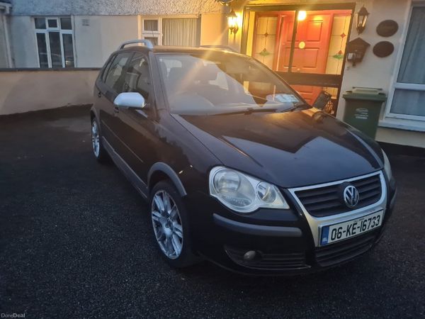 Volkswagen Polo Hatchback, Petrol, 2006, Black