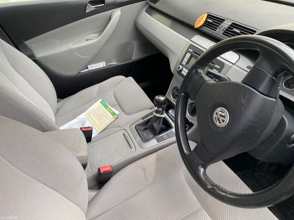 Volkswagen Passat Saloon, Diesel, 2006, Silver