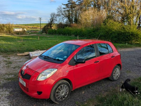Toyota Yaris Hatchback, Petrol, 2007, Red