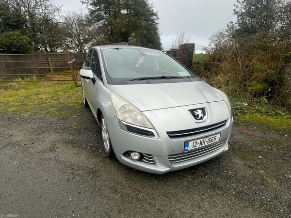 Peugeot 5008 MPV, Diesel, 2012, Silver