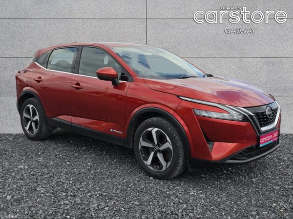 Nissan Qashqai MPV, Petrol, 2023, Red