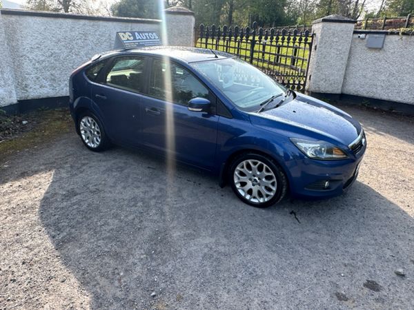Ford Focus Hatchback, Petrol, 2010, Blue