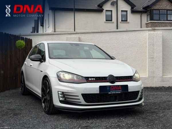 Volkswagen Golf Hatchback, Petrol, 2015, White