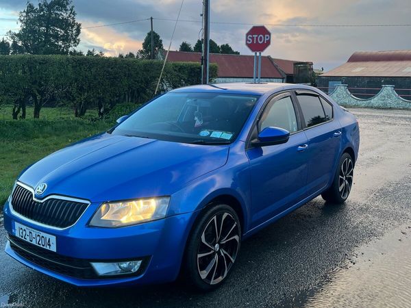 Skoda Octavia Saloon, Diesel, 2013, Blue