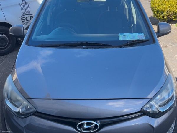 Hyundai i20 Hatchback, Petrol, 2012, Grey