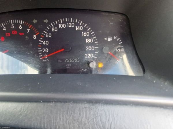 Toyota Corolla Saloon, Petrol, 2006, Silver