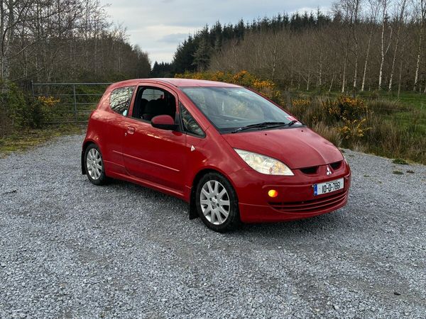 Mitsubishi Colt MPV, Petrol, 2010, Red