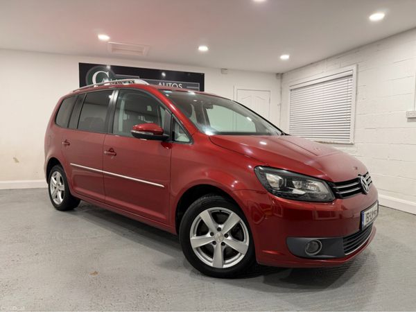 Volkswagen Touran MPV, Petrol, 2015, Red