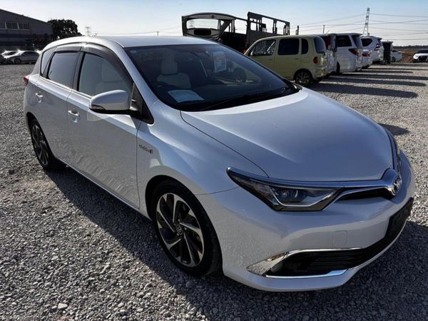Toyota Auris Hatchback, Petrol Hybrid, 2017, White