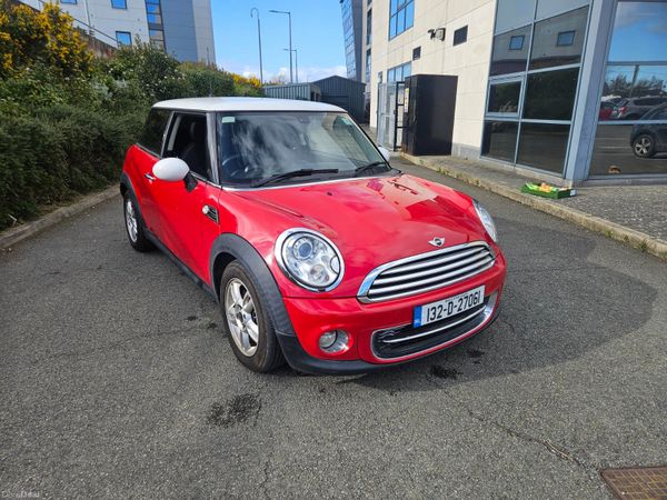 Mini Cooper Hatchback, Petrol, 2013, Red