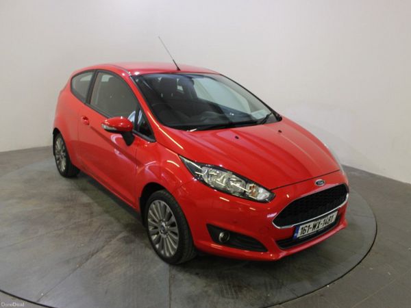 Ford Fiesta Hatchback, Petrol, 2016, Red