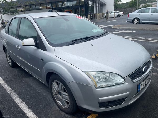 Ford Focus Saloon, Petrol, 2007, Silver