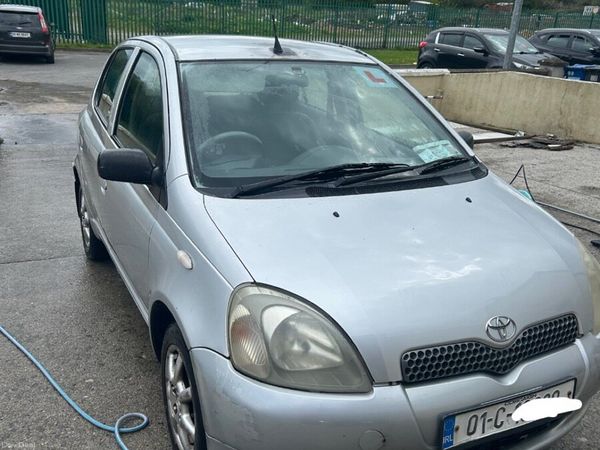 Toyota Yaris Hatchback, Petrol, 2001, Silver