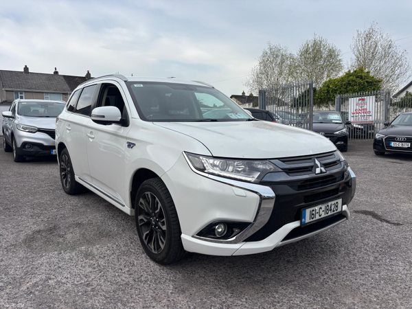 Mitsubishi Outlander SUV, Petrol Plug-in Hybrid, 2016, White