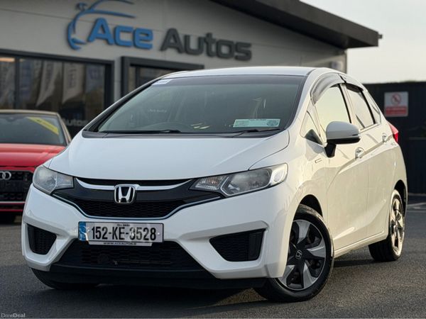 Honda Fit Hatchback, Petrol, 2015, White