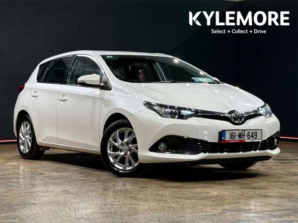 Toyota Auris Hatchback, Petrol, 2016, White