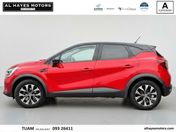 Renault Captur SUV, Petrol, 2023, Red