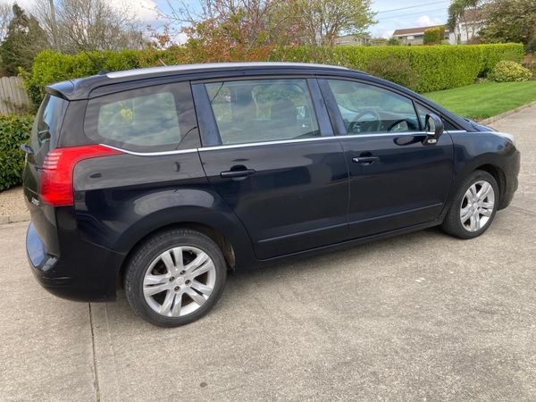 Peugeot 5008 MPV, Diesel, 2015, Black