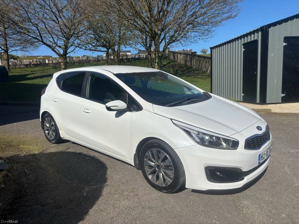 Kia Ceed Hatchback, Diesel, 2016, White