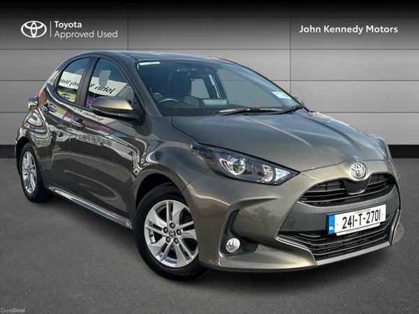 Toyota Yaris Hatchback, Petrol, 2024, Green