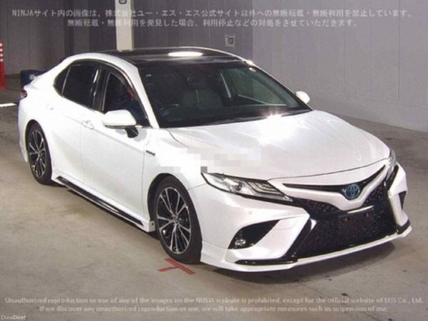 Toyota Camry Saloon, Petrol Hybrid, 2019, White