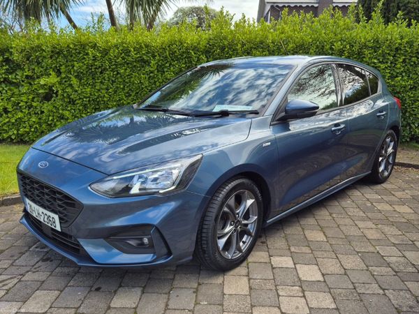 Ford Focus Hatchback, Diesel, 2021, Blue
