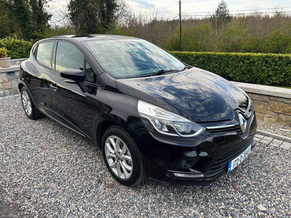 Renault Clio Hatchback, Petrol, 2017, Black