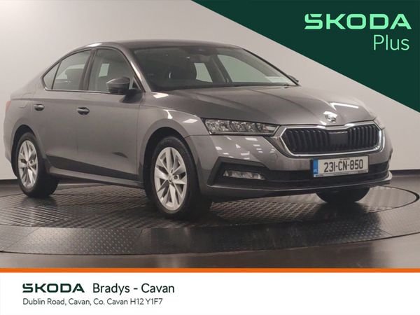 Skoda Octavia Saloon, Diesel, 2023, Grey