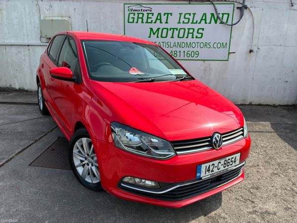 Volkswagen Polo Hatchback, Petrol, 2014, Red
