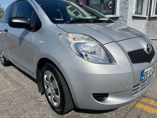Toyota Yaris Hatchback, Petrol, 2006, Silver