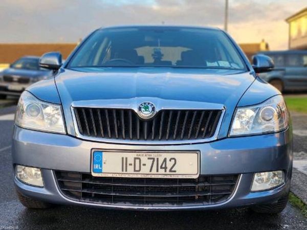 Skoda Octavia Hatchback, Petrol, 2011, Grey