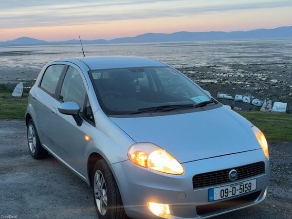 Fiat Punto Hatchback, Petrol, 2009, Grey