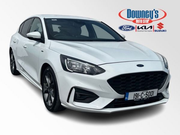 Ford Focus Hatchback, Petrol, 2019, White