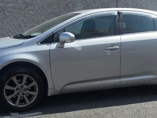 Toyota Avensis Saloon, Petrol, 2012, Silver
